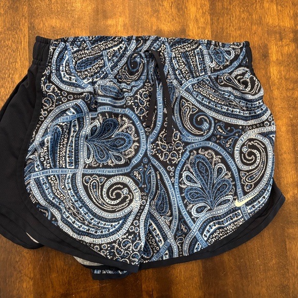 NIKE Tempo Dri-Fit Blue Paisley Running Shorts, Small - Picture 4 of 5